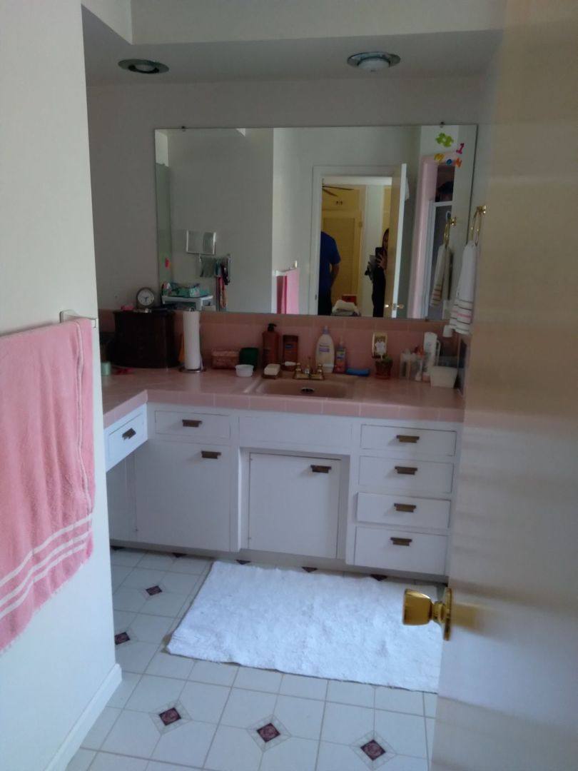House for rent at 353 W Madrone St, Roseburg, OR 97470