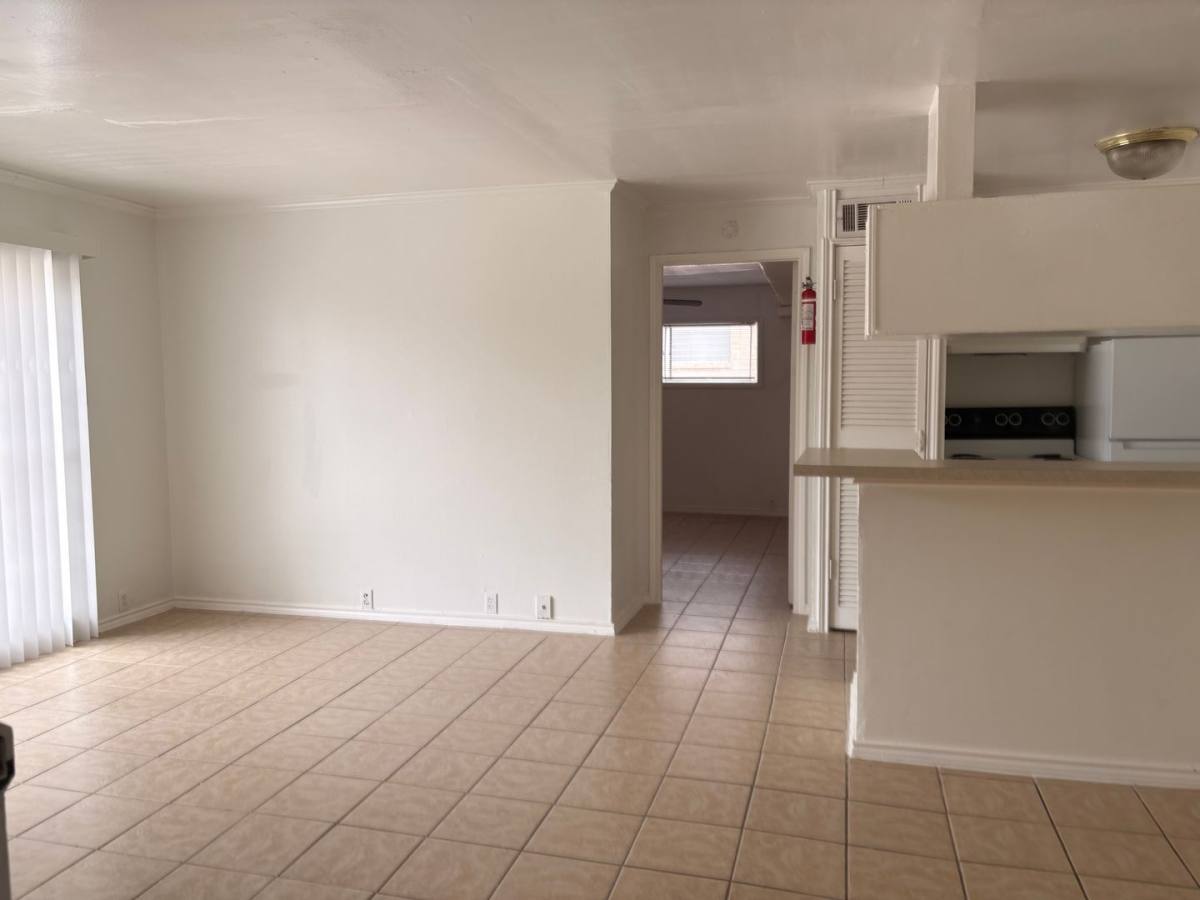 Apartment for rent at 820 W Alabama St, Houston, TX 77006