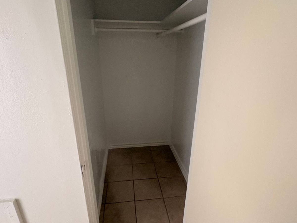 Apartment for rent at 820 W Alabama St, Houston, TX 77006