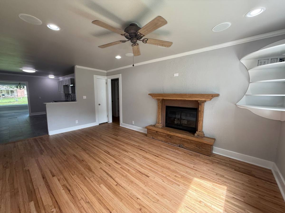 House for rent at 301 N 10th St, Broken Arrow, OK 74012