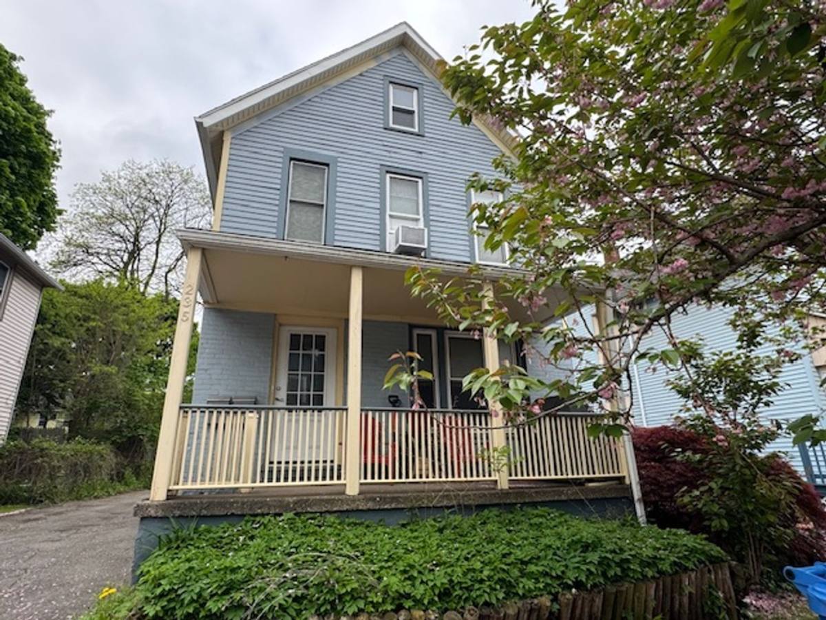 Apartment for rent at 235 Henrietta, Rochester, NY 14620