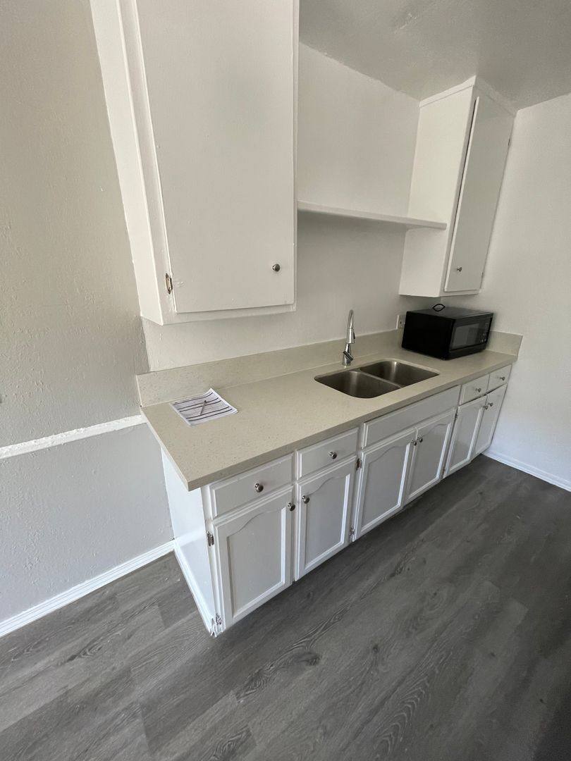 Apartment for rent at 1501 Kay St, Compton, CA 90221