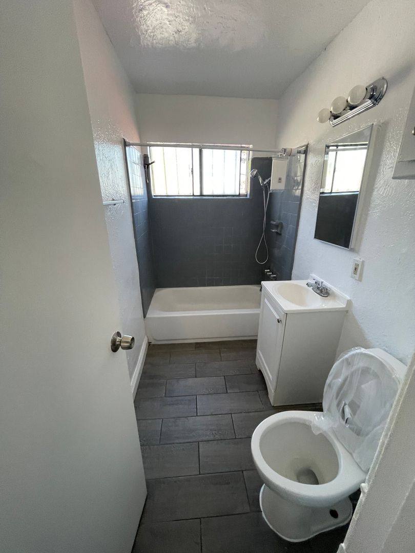 Apartment for rent at 1501 Kay St, Compton, CA 90221