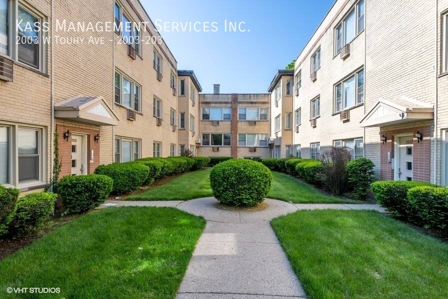 Apartment for rent at 2003 W Touhy Ave #203, Chicago, IL 60645