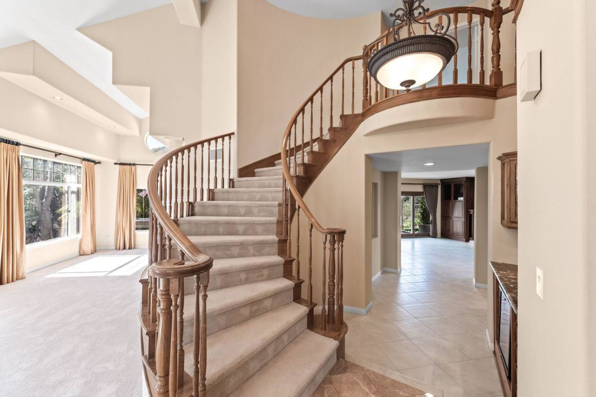 House for rent at 2663 Yellowwood Dr, Westlake Village, CA 91361