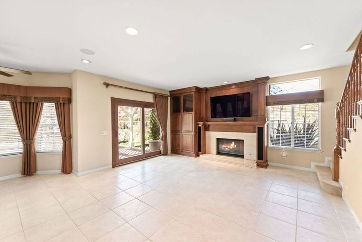 House for rent at 2663 Yellowwood Dr, Westlake Village, CA 91361