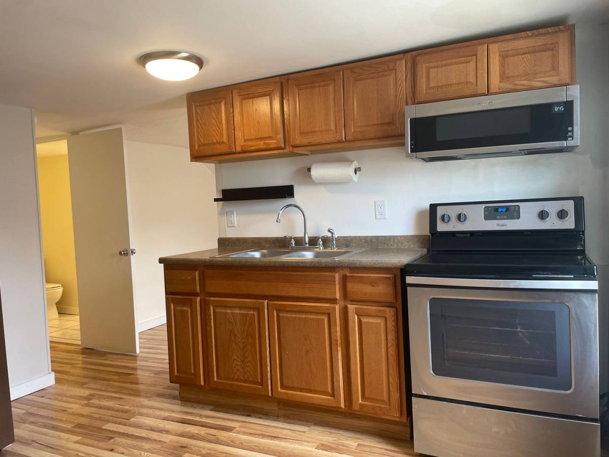 16 Border St, West Warwick, RI 02893