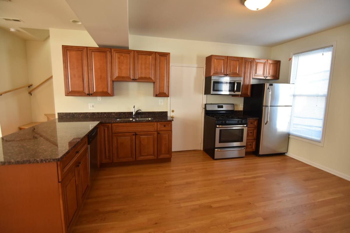 Apartment for rent at 3230-3238 N Clark, Chicago, IL 60657