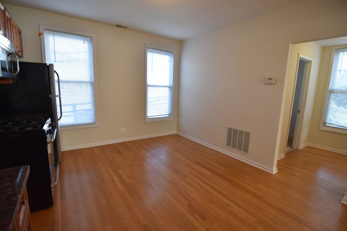 Apartment for rent at 3230-3238 N Clark, Chicago, IL 60657