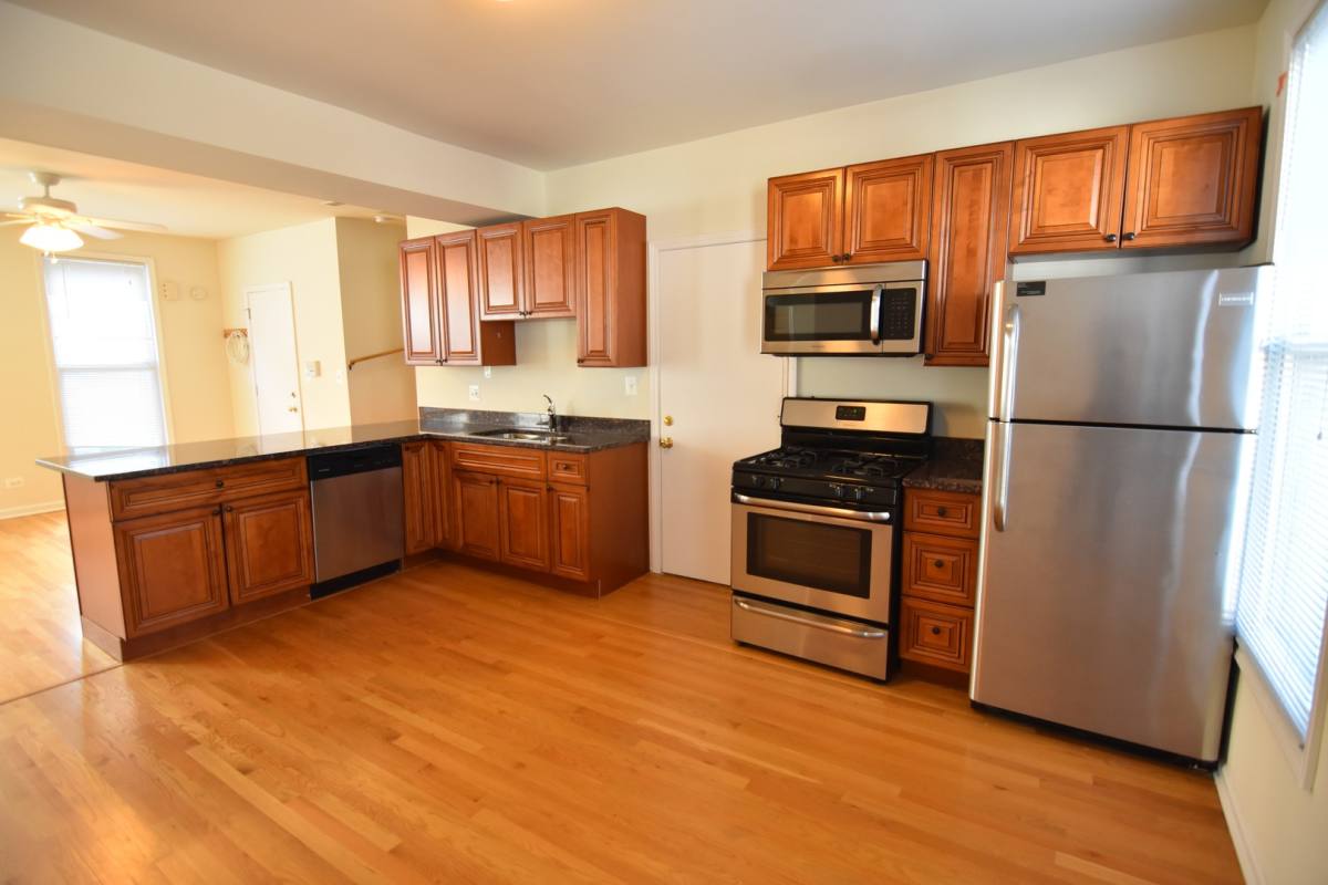 Apartment for rent at 3230-3238 N Clark, Chicago, IL 60657