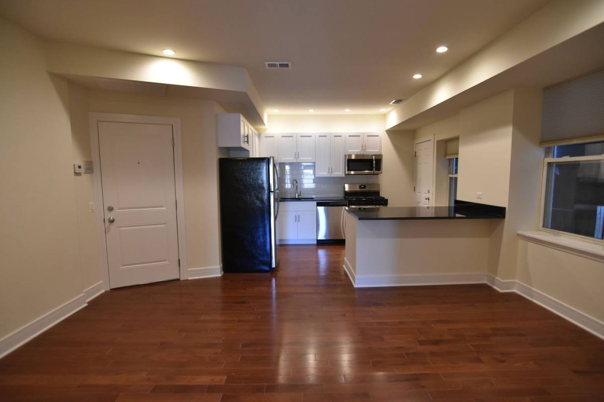 Apartment for rent at 3230-3238 N Clark, Chicago, IL 60657
