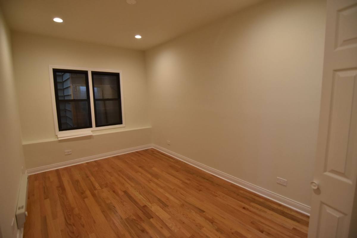 Apartment for rent at 900-908 W Belmont, Chicago, IL 60657