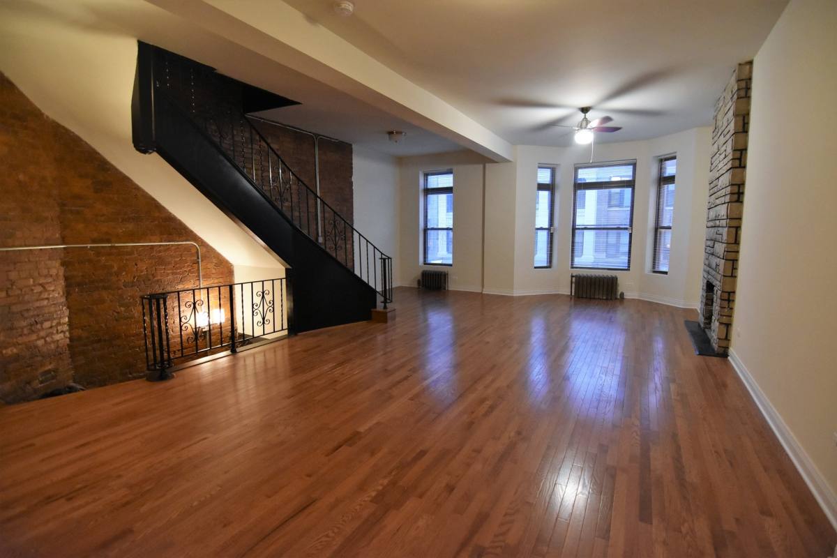 Apartment for rent at 900-908 W Belmont, Chicago, IL 60657