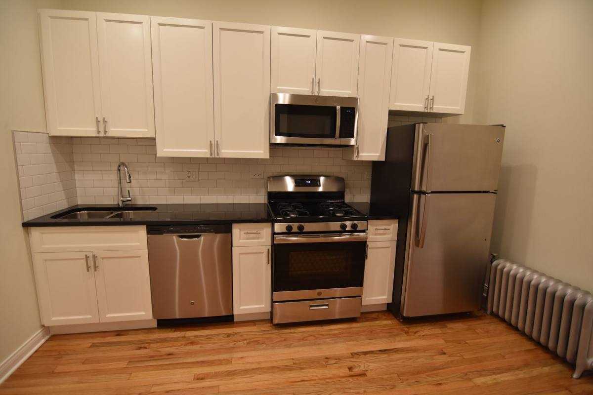 Apartment for rent at 900-908 W Belmont, Chicago, IL 60657