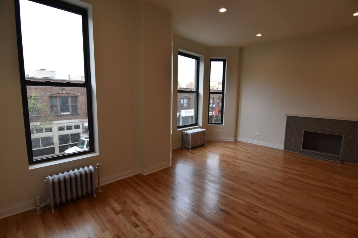 Apartment for rent at 900-908 W Belmont, Chicago, IL 60657