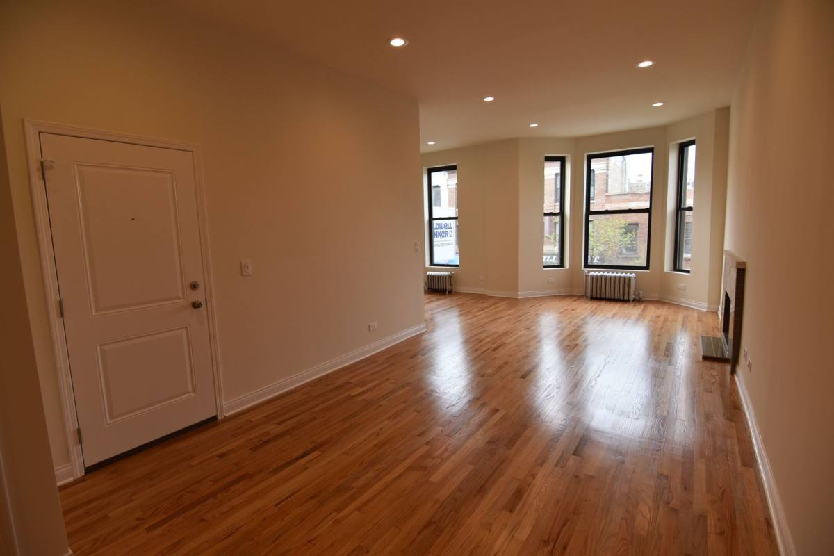 Apartment for rent at 900-908 W Belmont, Chicago, IL 60657