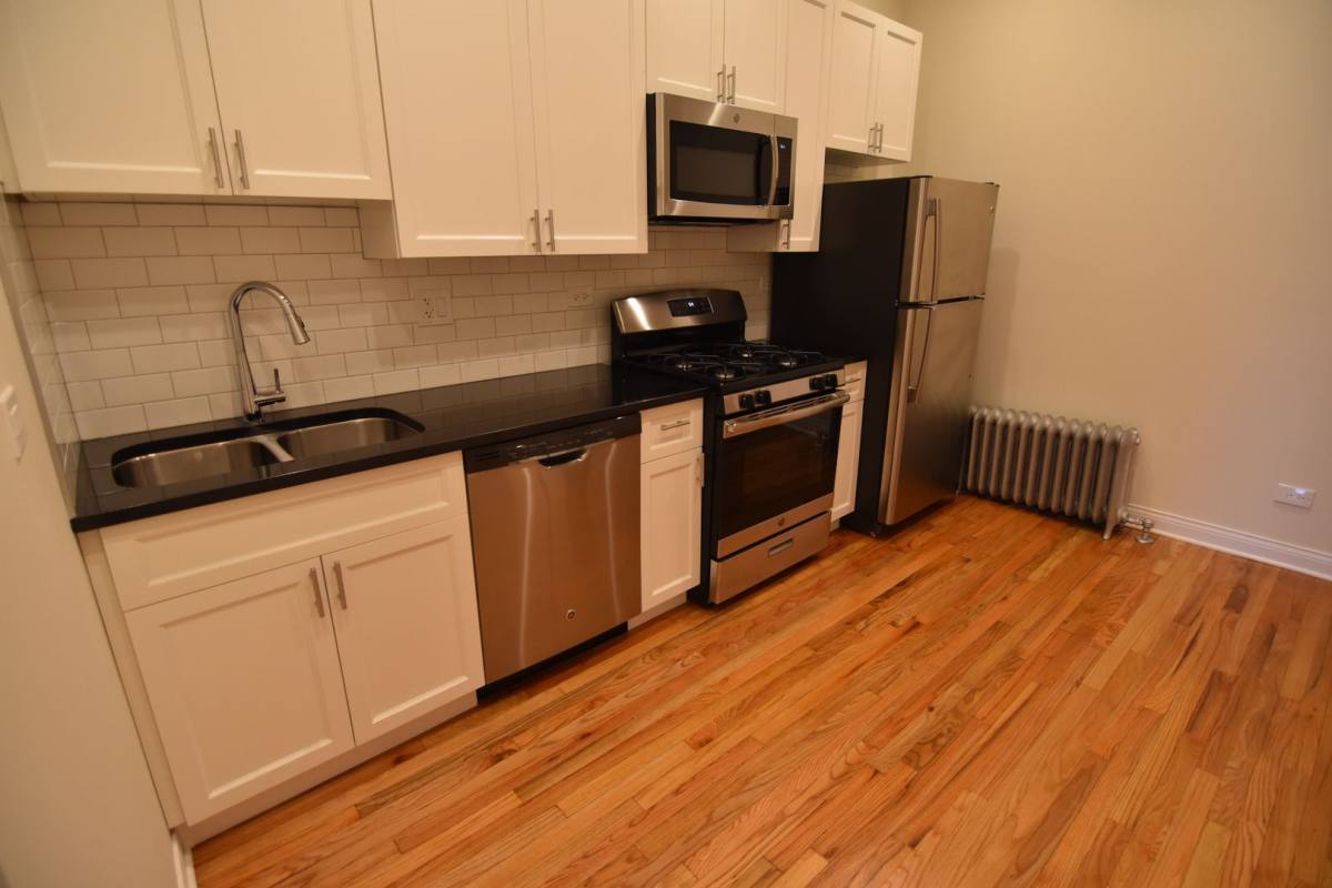 Apartment for rent at 900-908 W Belmont, Chicago, IL 60657