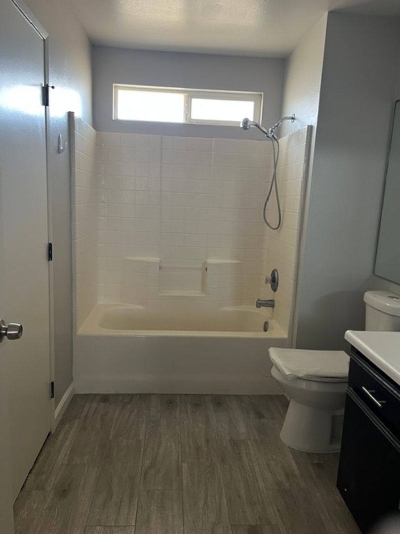 Apartment for rent at 3007 Brookside Dr, Bakersfield, CA 93311