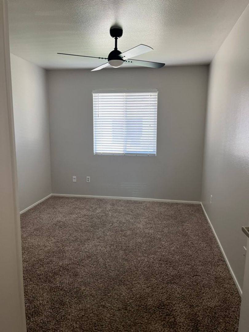Apartment for rent at 3007 Brookside Dr, Bakersfield, CA 93311