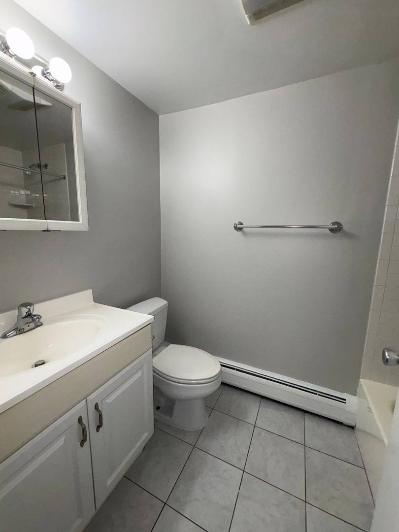 Apartment for rent at 300 E Shore Circle, East Providence, RI 02914