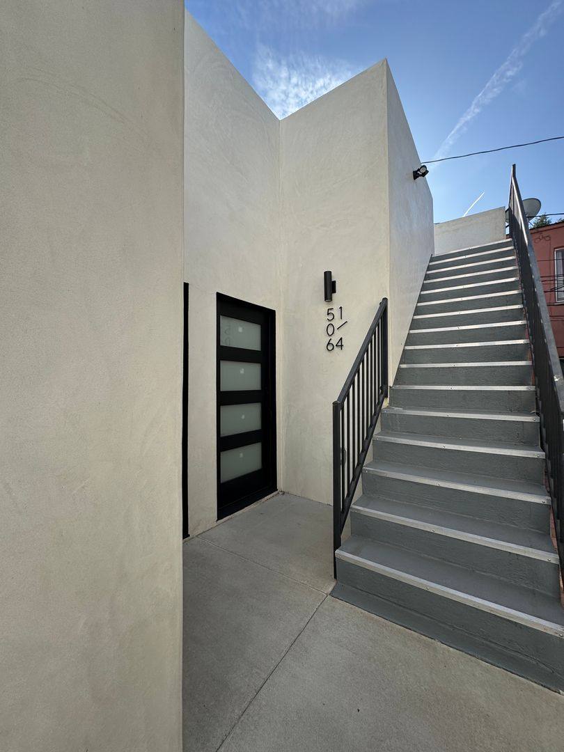 House for rent at 506 1 4 N Sweetzer, Los Angeles, CA 90048