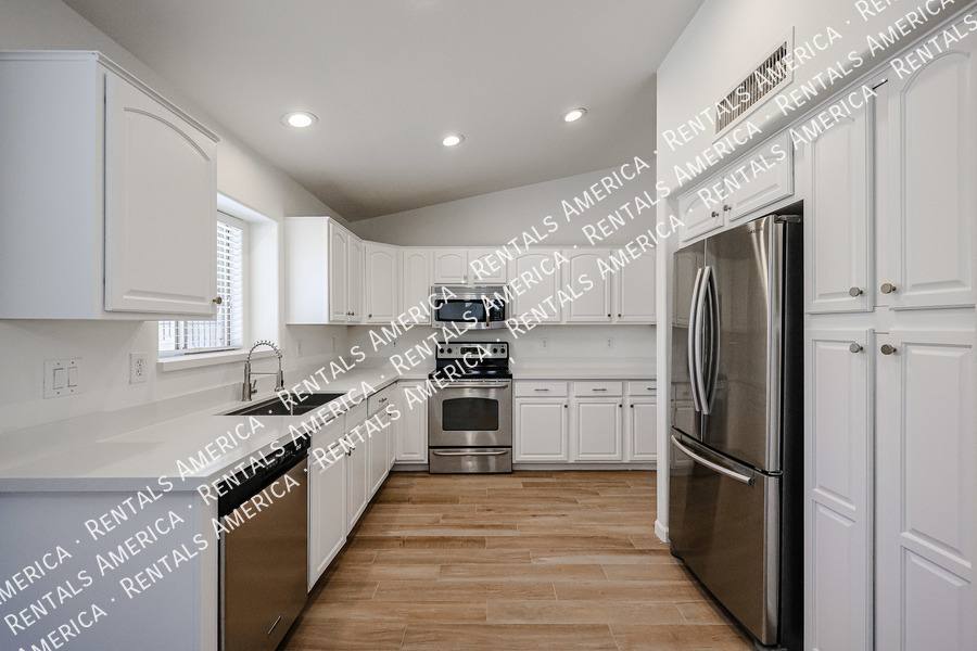 House for rent at 2276 S Bahama Dr, Gilbert, AZ 85295