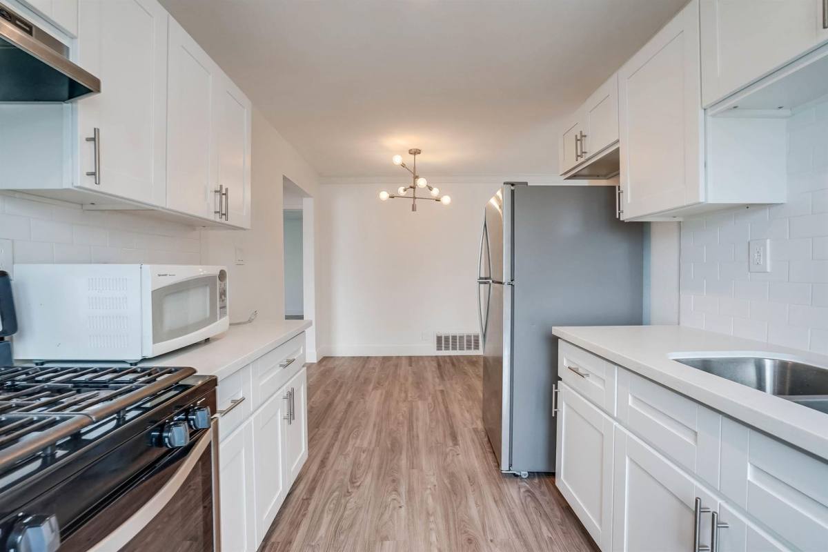 Apartment for rent at 4037 W 28th St #12, Los Angeles, CA 90018