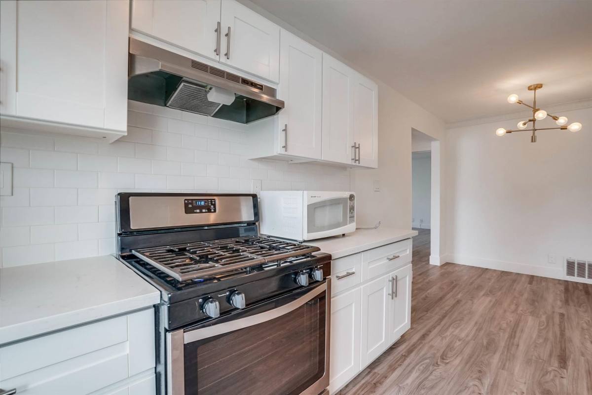 Apartment for rent at 4037 W 28th St #12, Los Angeles, CA 90018
