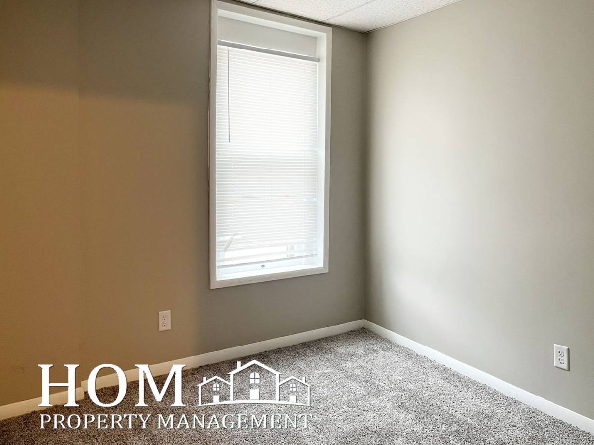Apartment for rent at 804 N Broad St, Mankato, MN 56001