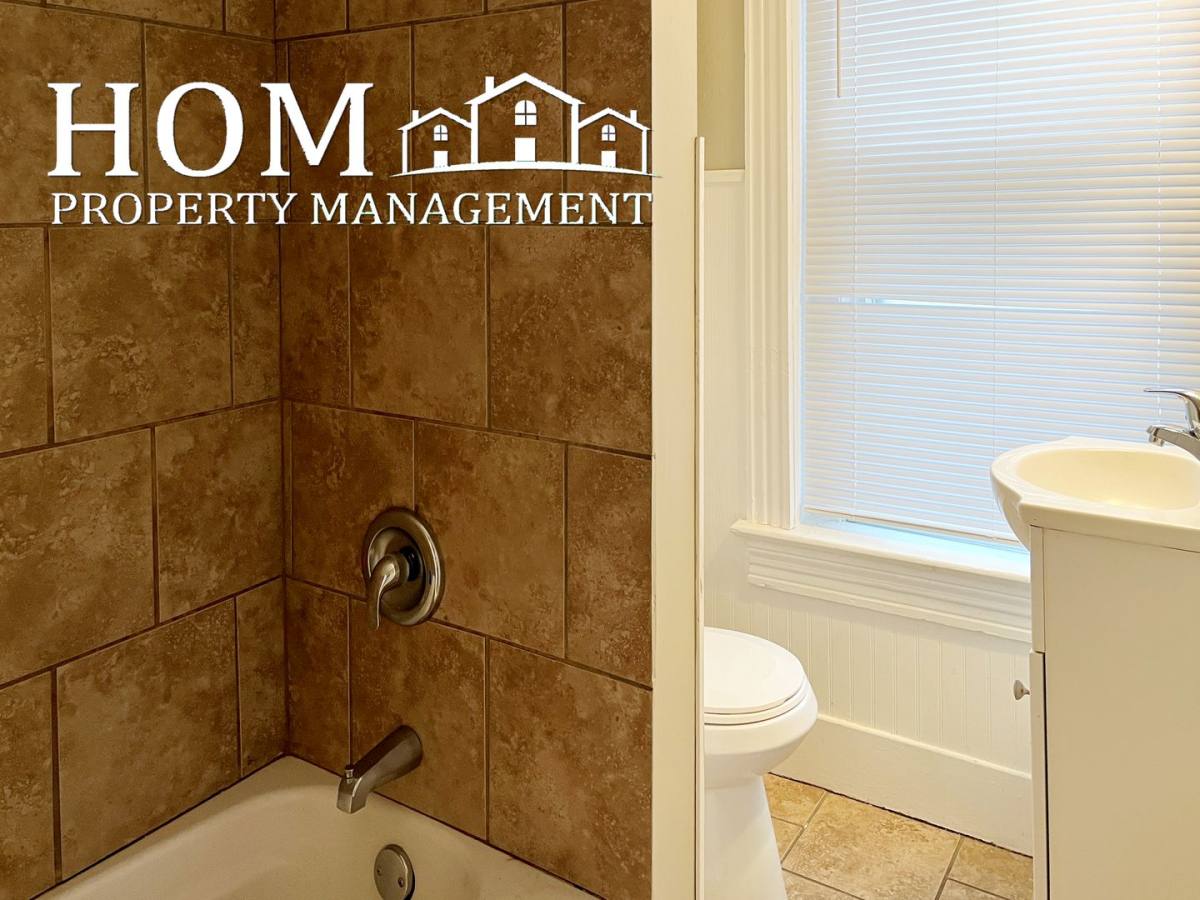 Apartment for rent at 804 N Broad St, Mankato, MN 56001