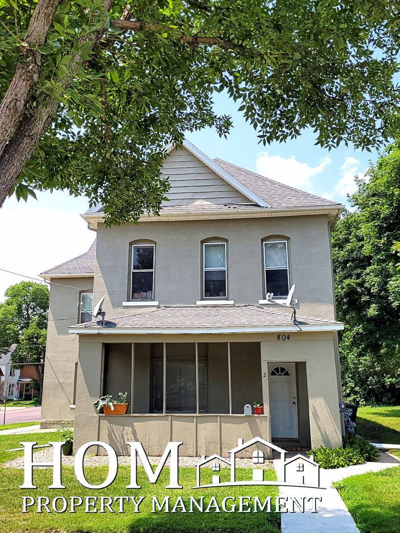 Apartment for rent at 804 N Broad St, Mankato, MN 56001