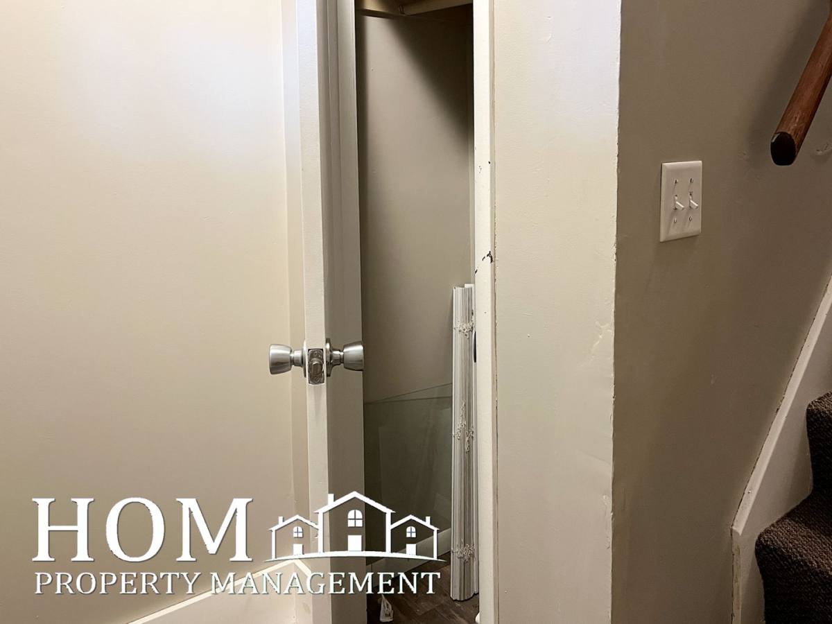 Apartment for rent at 804 N Broad St, Mankato, MN 56001