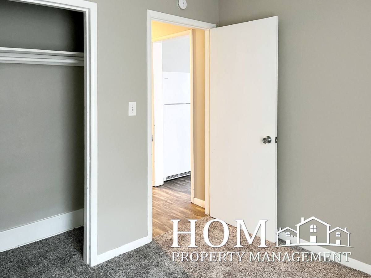 Apartment for rent at 804 N Broad St, Mankato, MN 56001