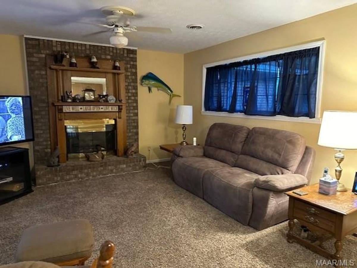 House for rent at 817 Dumont Dr, Montgomery, AL 36109