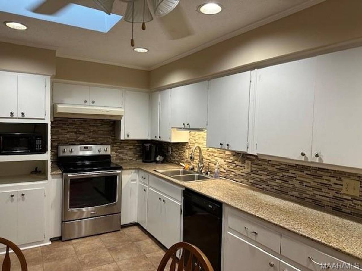 House for rent at 817 Dumont Dr, Montgomery, AL 36109