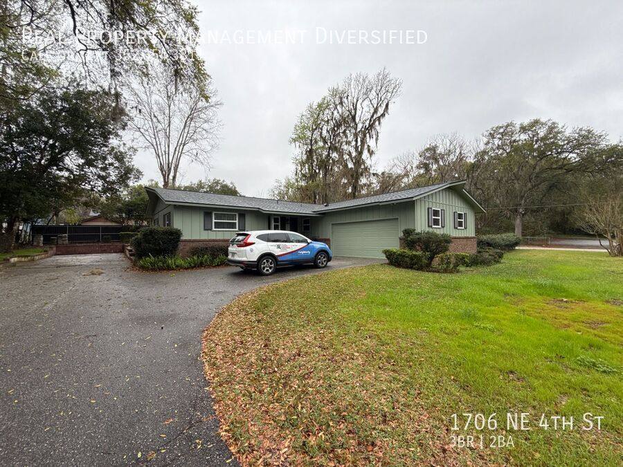 1706 NE 4th St, Ocala, FL 34470