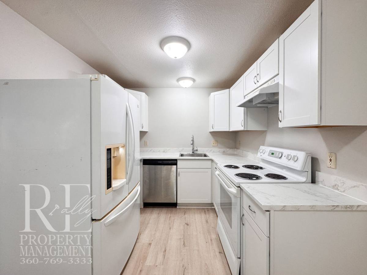 Townhouse for rent at 2733 Hefner Ave, Bremerton, WA 98310