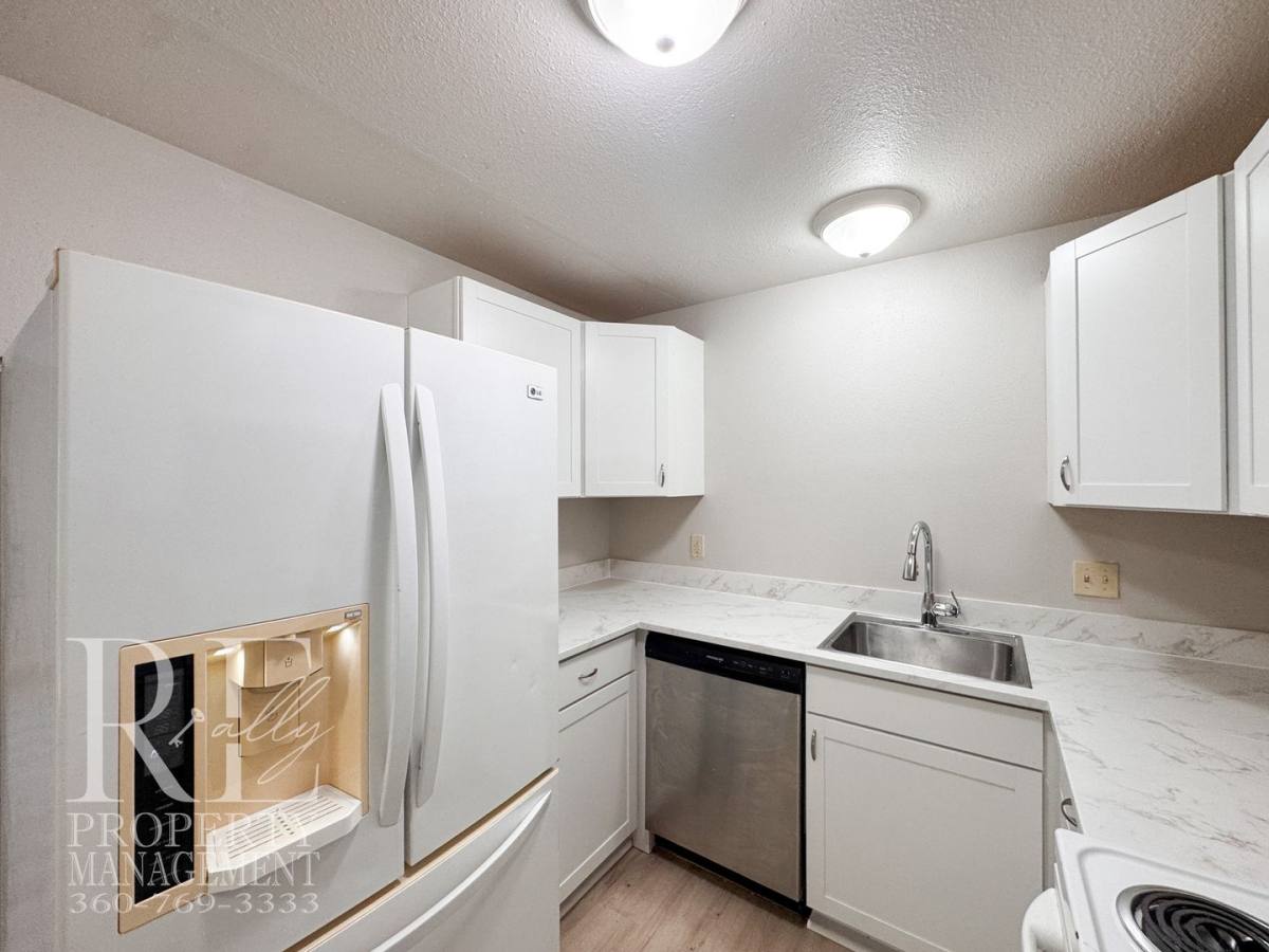 Townhouse for rent at 2733 Hefner Ave, Bremerton, WA 98310