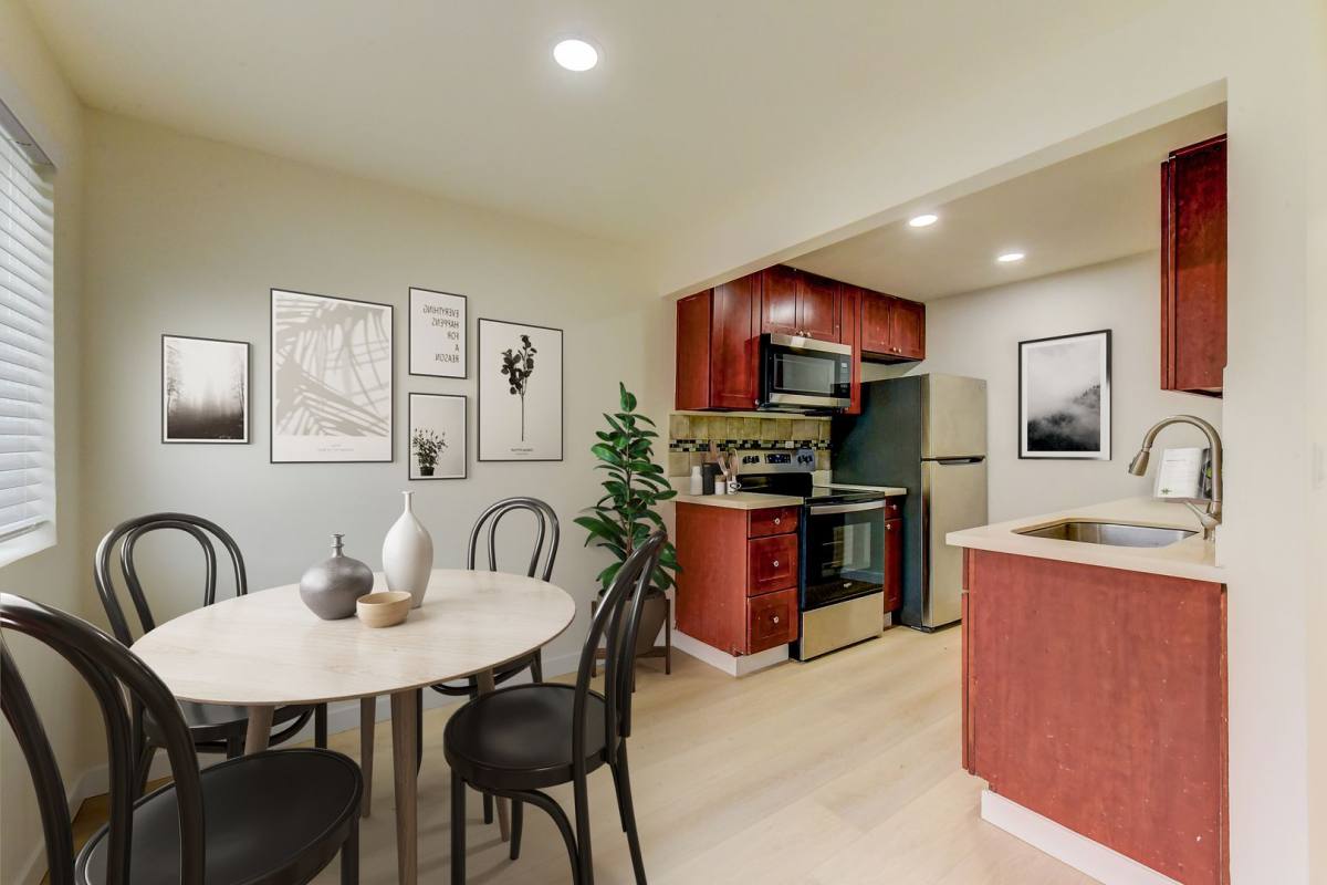Apartment for rent at 1605 Maple Lane, Kent, WA 98030