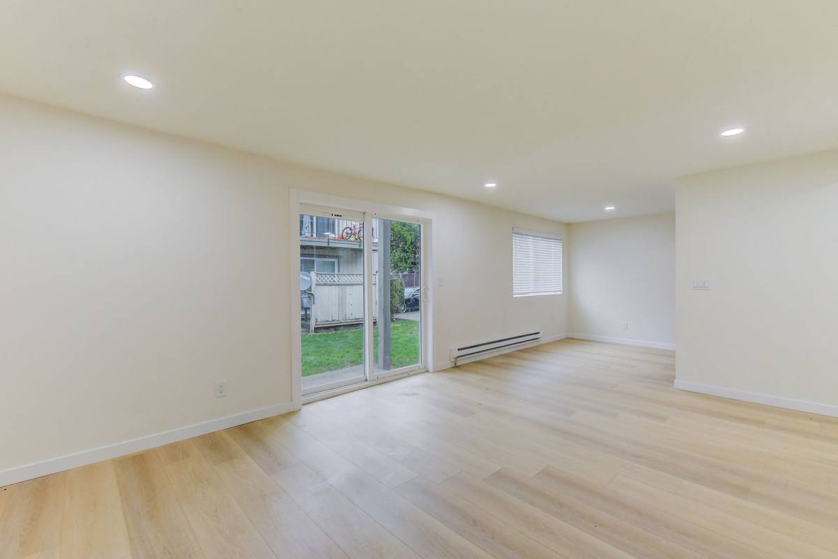 Apartment for rent at 1605 Maple Lane, Kent, WA 98030
