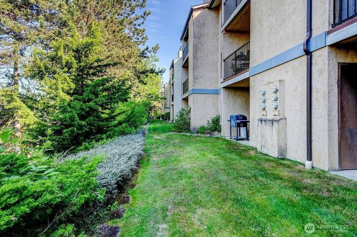 Apartment for rent at 14443 127th Lane NE, Kirkland, WA 98034