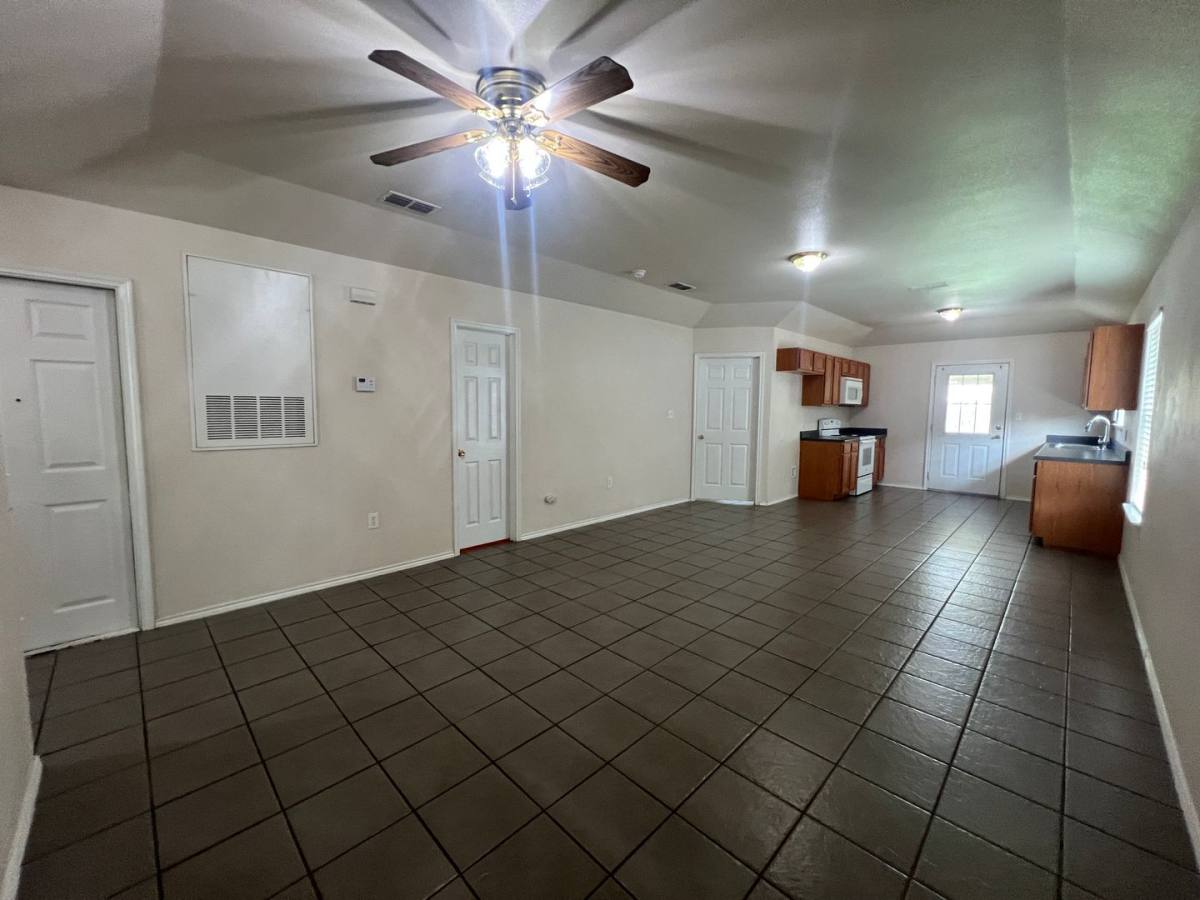 House for rent at 239-B Rosalie, New Braunfels, TX 78130