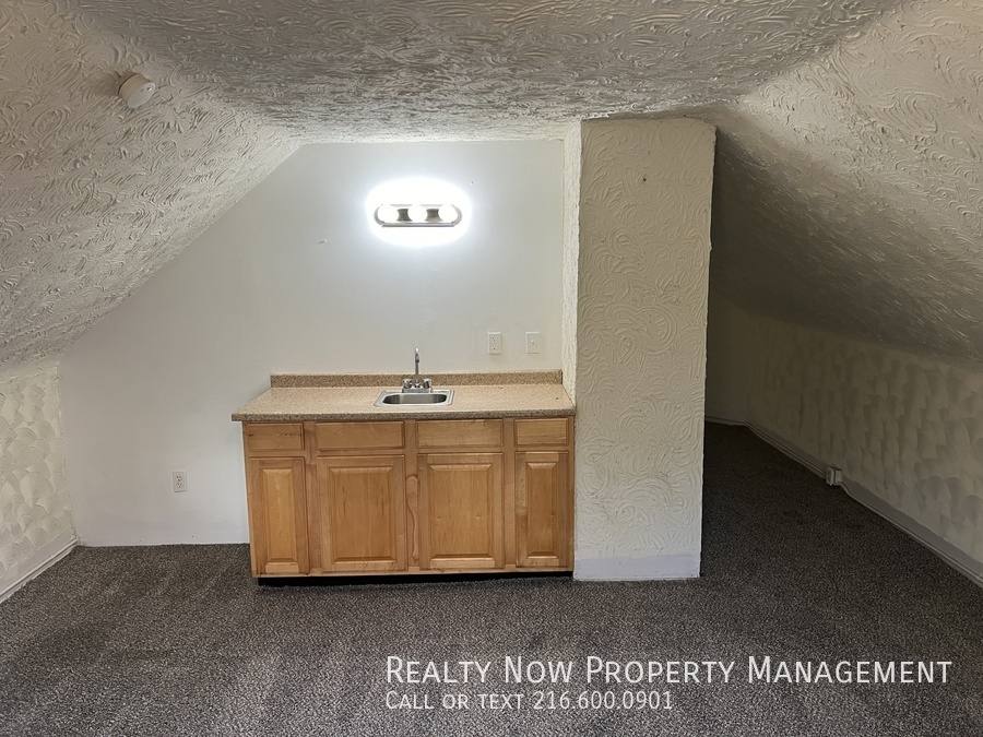 Apartment for rent at 1643 Hillcrest Rd #3, Cleveland, OH 44118