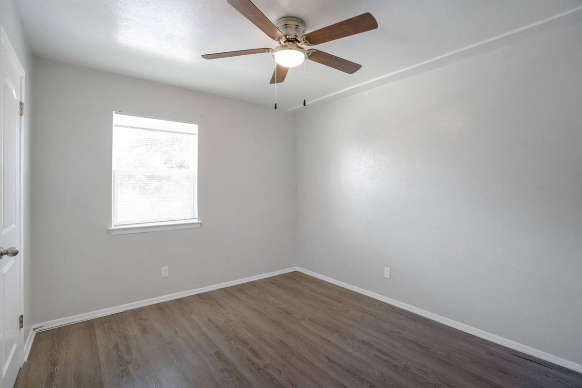 Townhouse for rent at 307-311 Rose St, Arlington, TX 76010