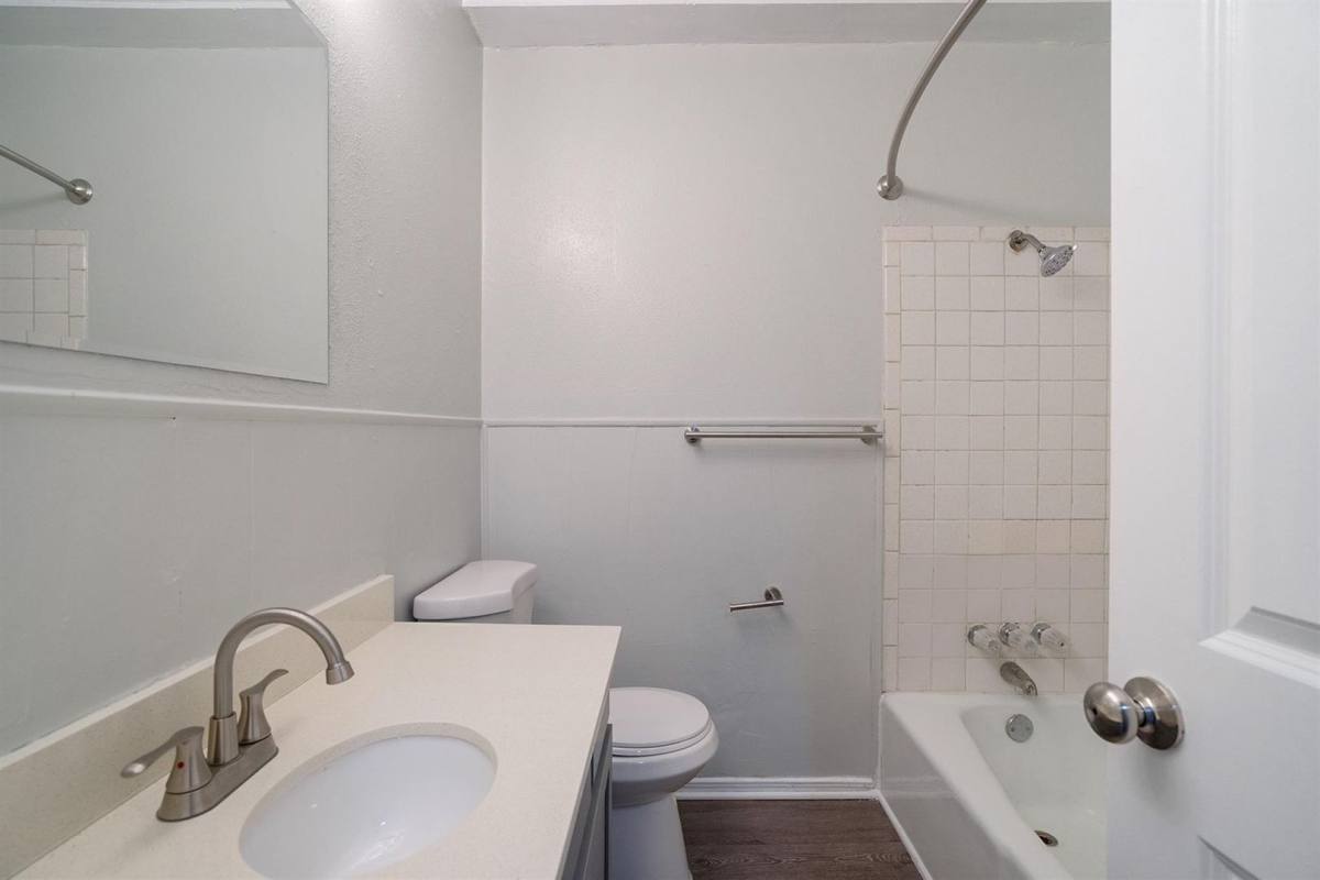 Townhouse for rent at 307-311 Rose St, Arlington, TX 76010