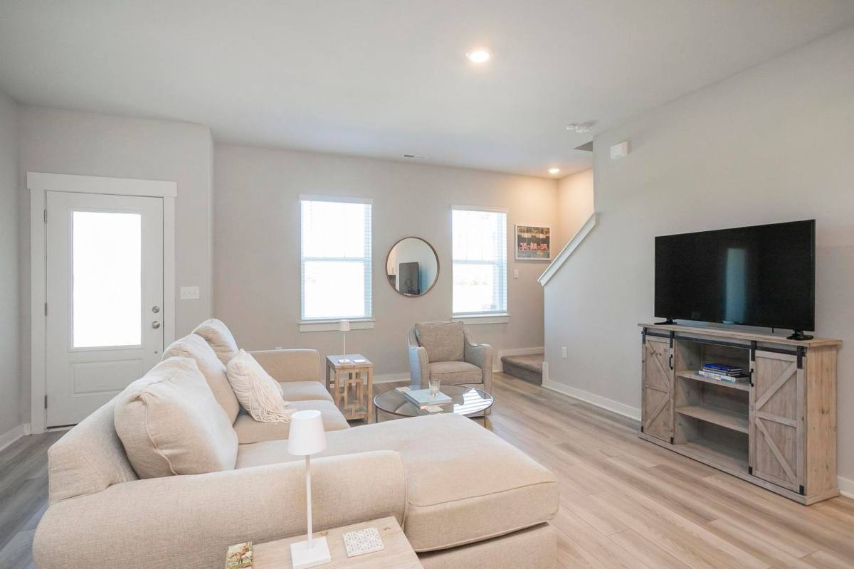 Townhouse for rent at 517 Swanholme Dr, Murfreesboro, TN 37128