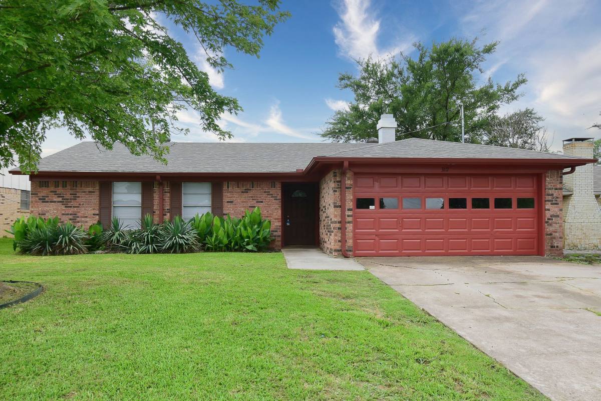 House for rent at 3117 Chaparral Dr, Greenville, TX 75402