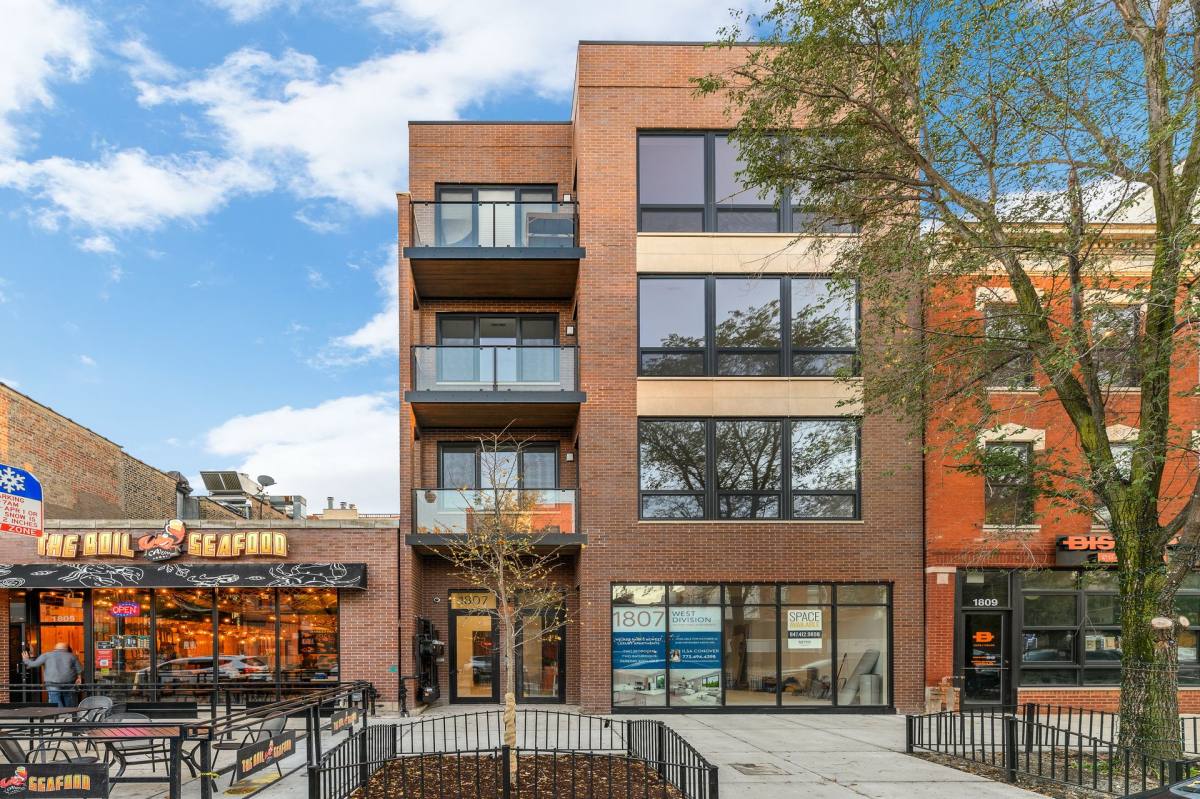 Apartment for rent at 1805-09 W Division St, Chicago, IL 60622