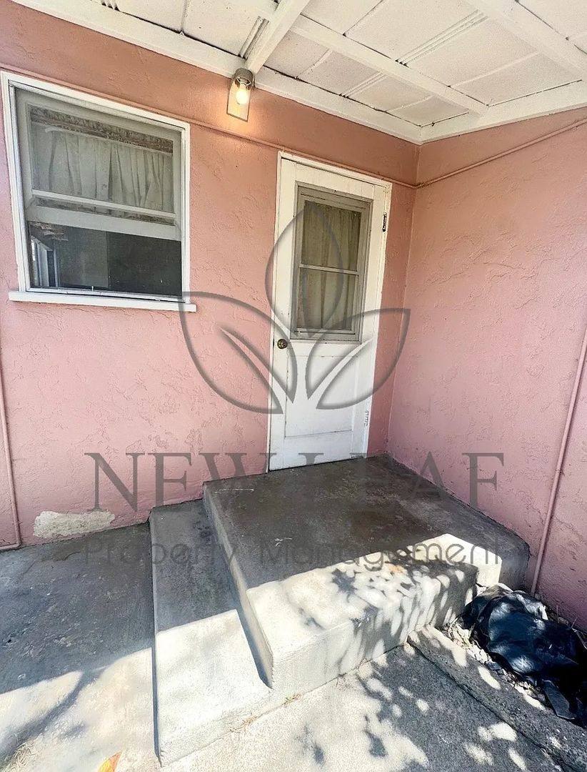 Apartment for rent at 232 S Bush St, Orange, CA 92868