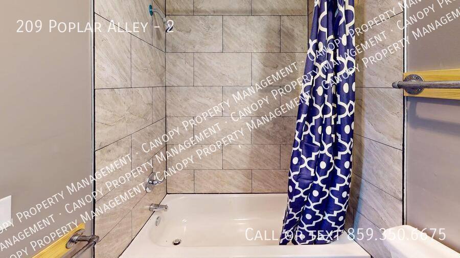 Apartment for rent at 209 Poplar Alley #2, Russell, KY 41169